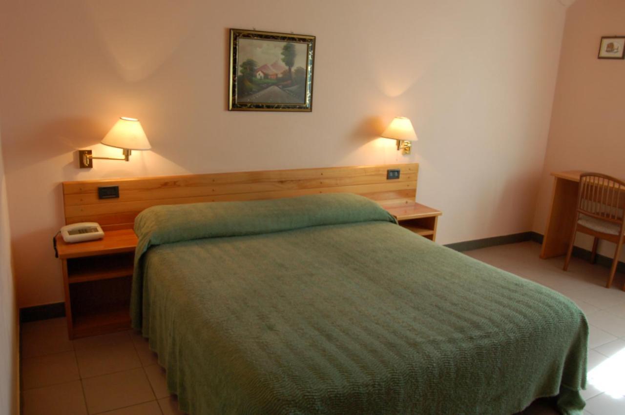 Hotel Lo Sciatore Cotronei Extérieur photo