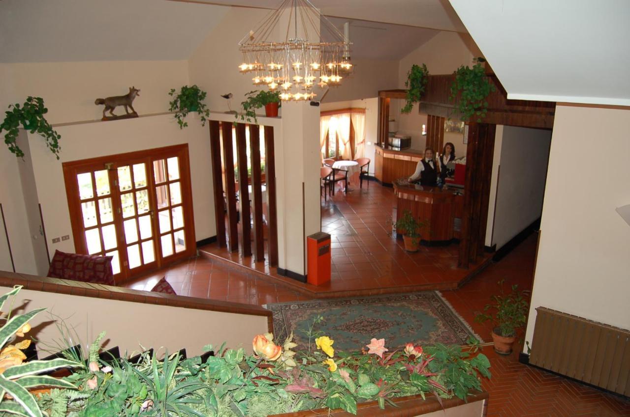 Hotel Lo Sciatore Cotronei Extérieur photo